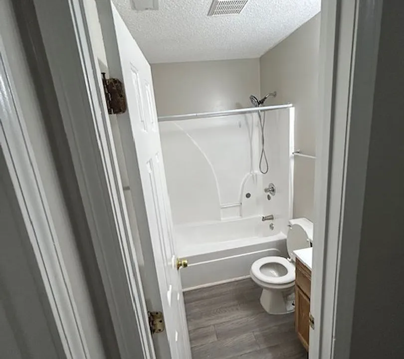 Twin Oaks Apartments