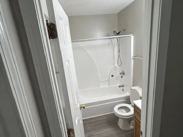 Twin Oaks Apartments, 258 Forrest Ave, Calhoun, GA 30701