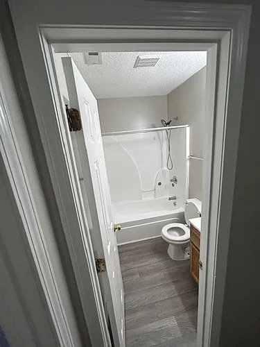 Twin Oaks Apartments Photo 1