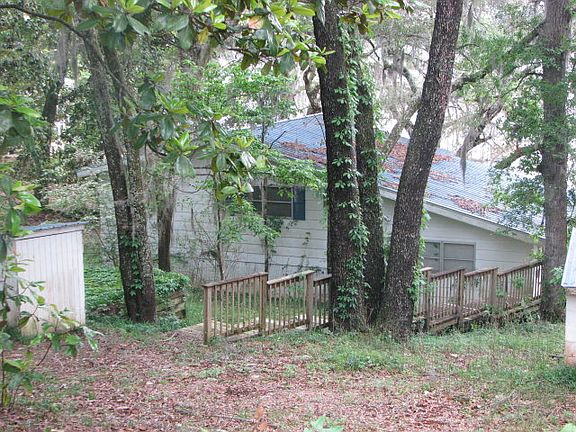 2nd image of 2594 Lakeview Cres