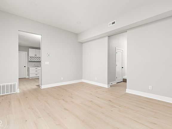 5th image of 1313 Linden St