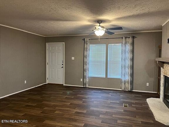4th image of 208 Schertz Ln