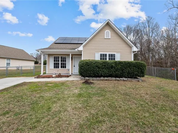 1654 Farningham Ln, Burlington, NC 27215