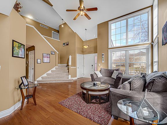 5th image of 1043 N Lancaster Cir
