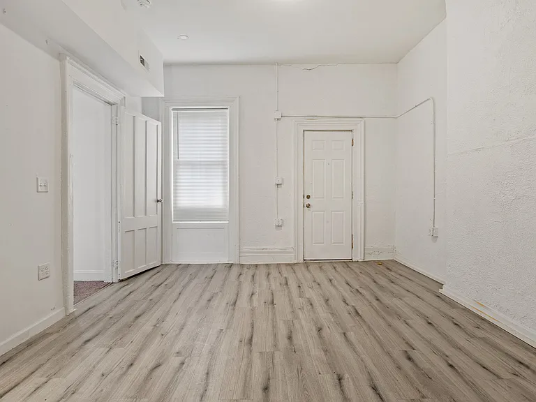 21 Myrtle Ave #1 — Photo 4