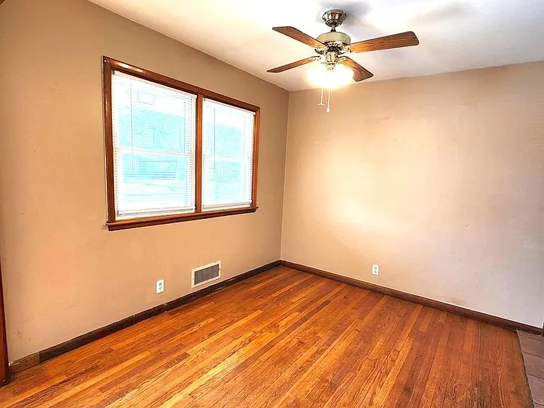 3612 SW Kerry Ave — Photo 3