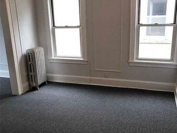 5th image of 21-10 Ditmars Blvd #2