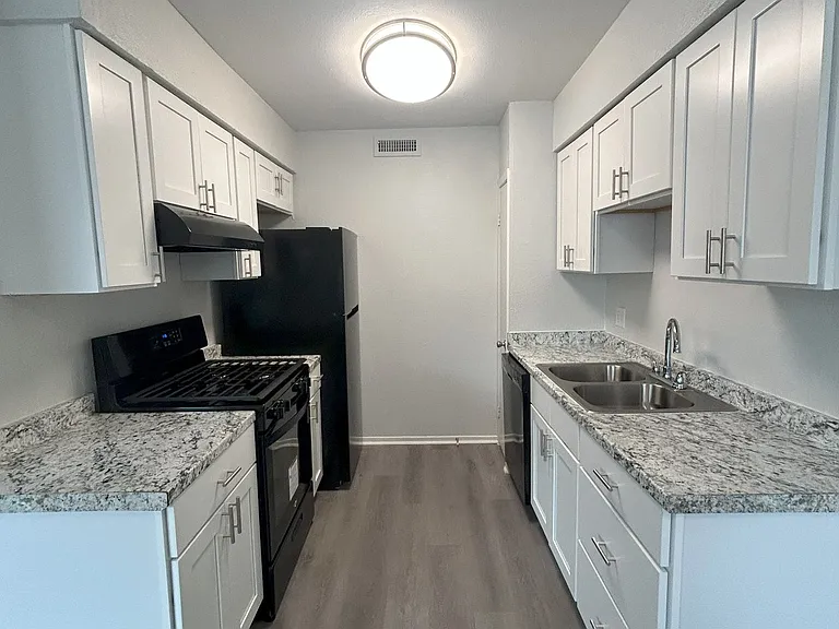 Cottages at Terrell Hills — Photo 10