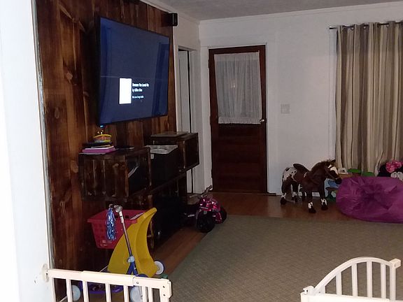 3rd image of 14886 Thompson Ave
