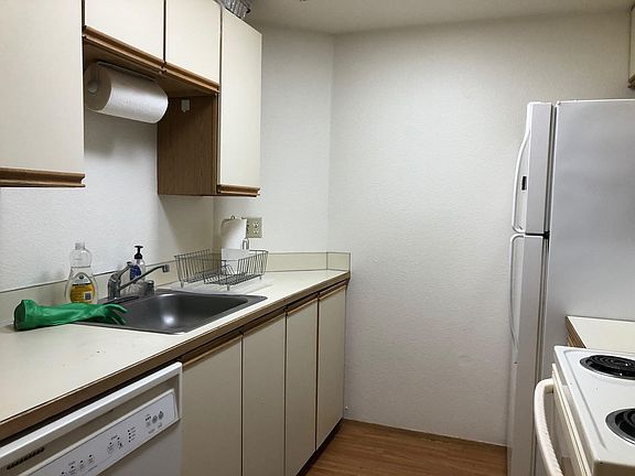 2nd image of 4253 8th Ave NE APT 203