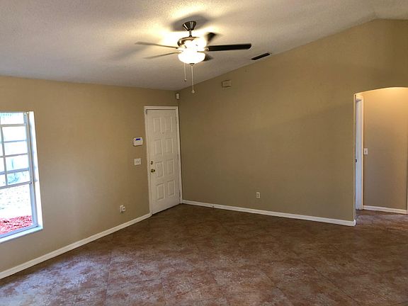 Great room with fan 