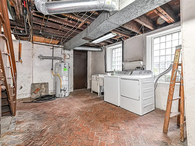 617 Avery St — Photo 27