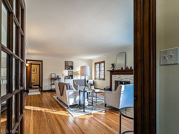 4th image of 931 Amelia Ave