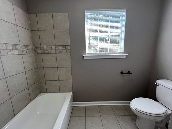 2nd image of 2485 Rammesses Ave