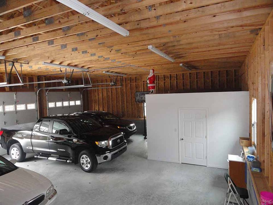 3-car garage