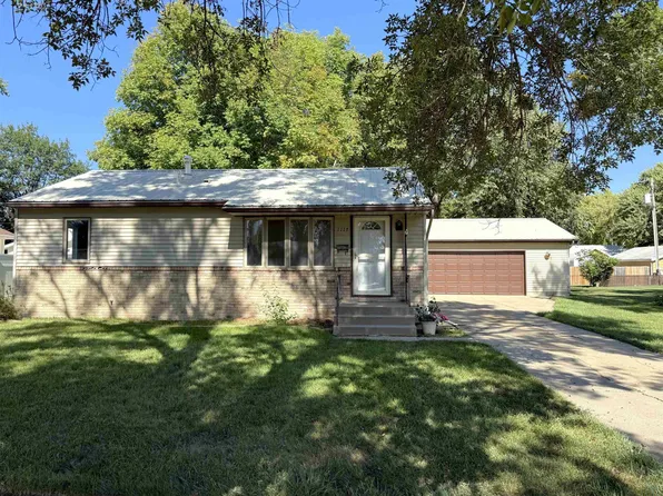 1117 Pacquette Ave, Sioux City, IA 51109