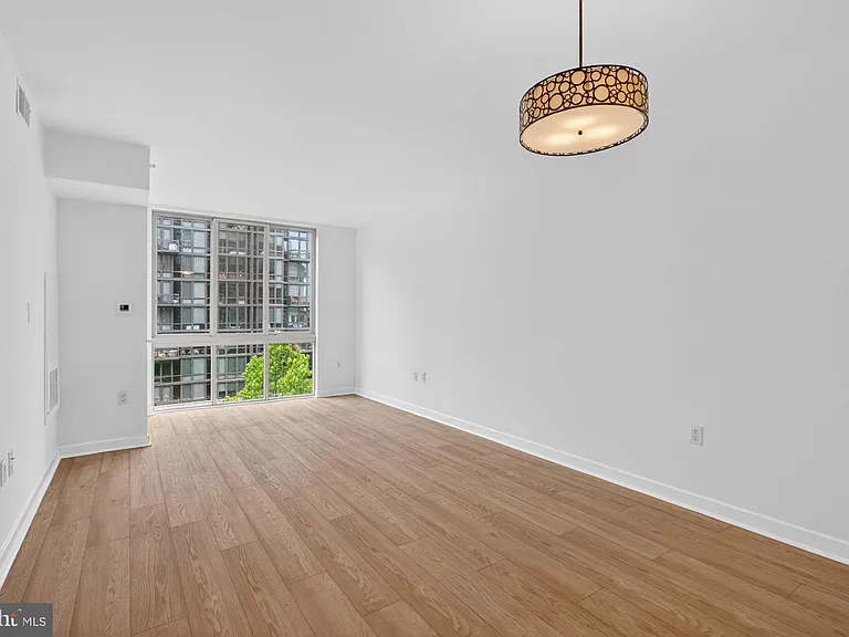 1000 New Jersey Ave SE #609 — Photo 6