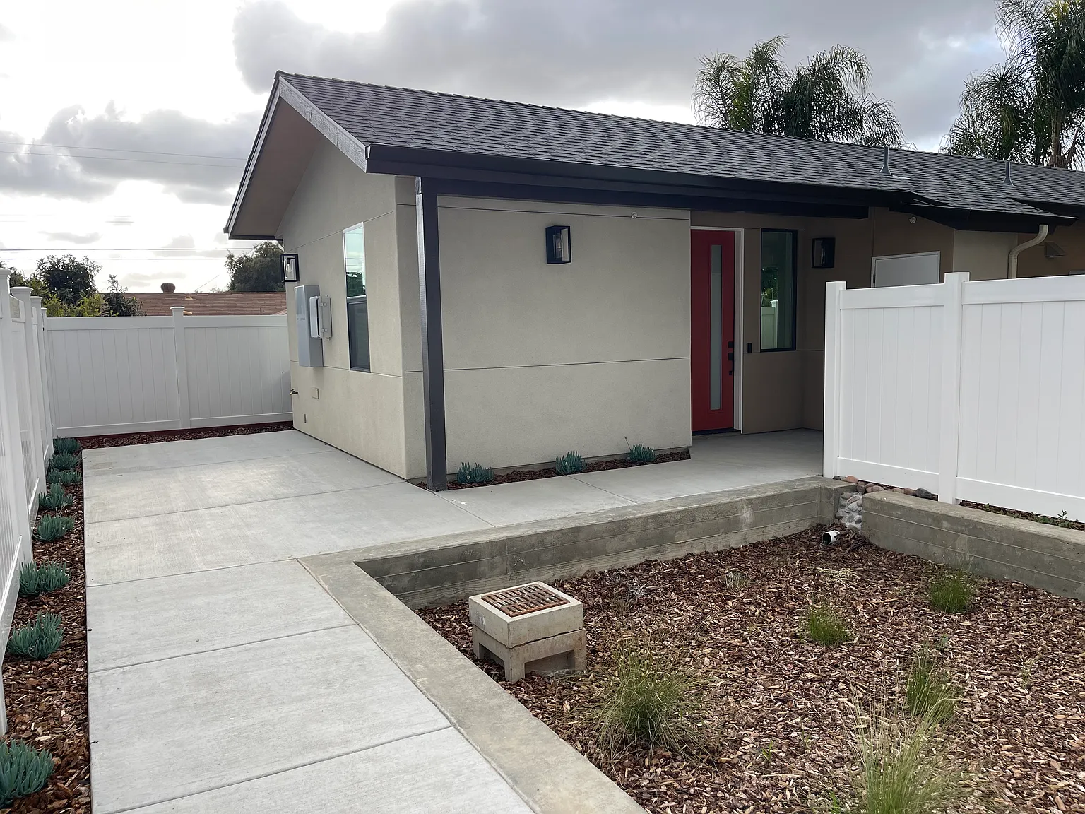 2 bed, 890 sqft, $2,995 — Photo 2