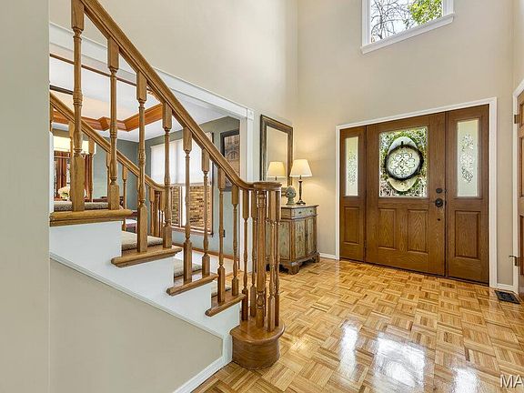 4th image of 164 Crestmont Cir