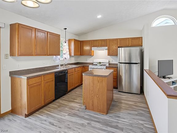 5th image of 370 Westgrove Ct