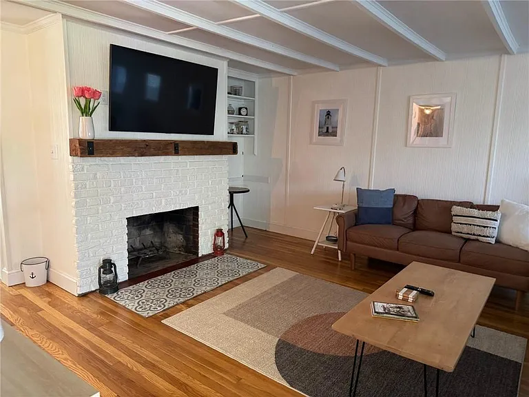 41 Dudley Ave — Photo 9
