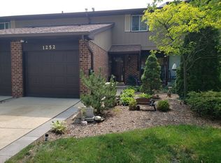 1252 Loughborough Ct, Wheaton, IL 60189