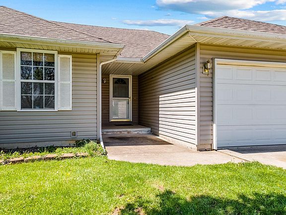 2nd image of 521 N Murphy Dr