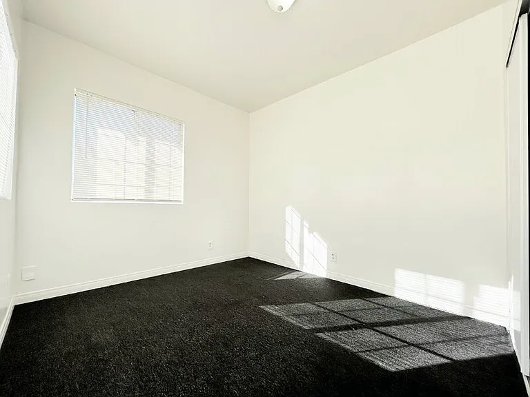 8251 S San Pedro St #4 — Photo 12