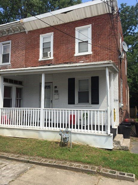 2nd image of 225 S 5th St
