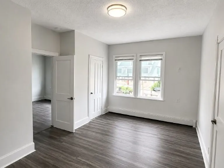 200 Irving Residential — Photo 6