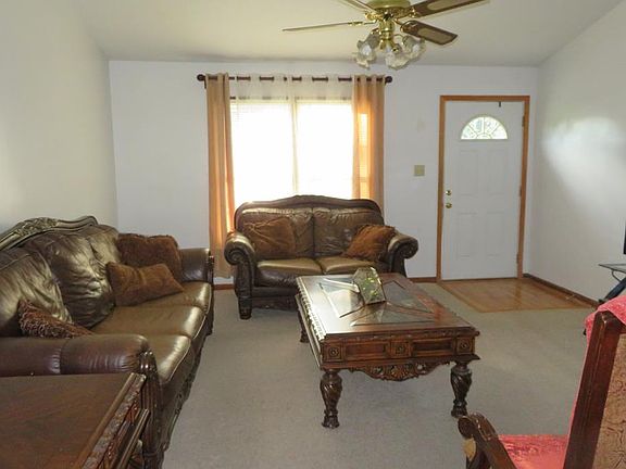5th image of 304 Robinson Dr