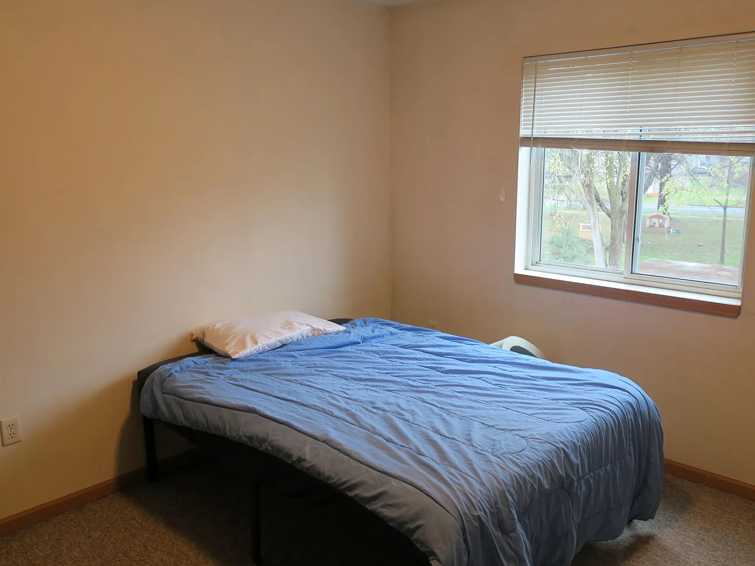 4 bed, 1400 sqft, $1,640 — Photo 3