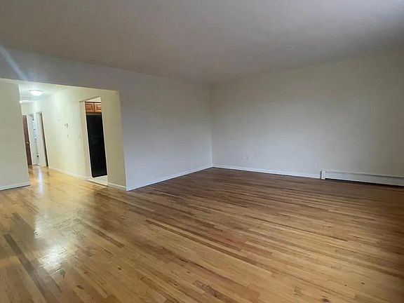 5th image of 258 Newman Ave #2