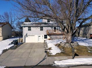 8834 Sprague Cir, Omaha, NE 68134