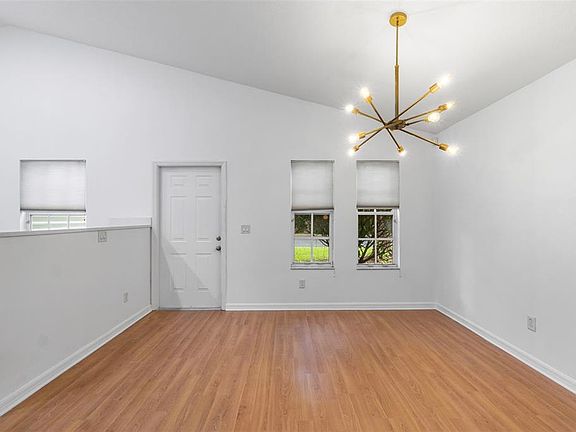 2nd image of 287 Marsh Landing Cir