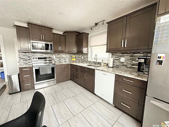 5th image of 191 Montgomery Cres