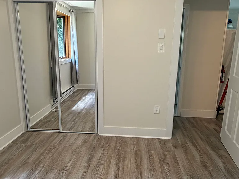 122 Zelus St — Photo 13