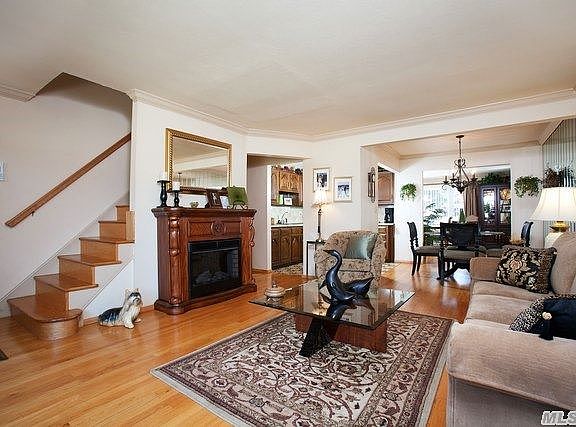 4th image of 422 Brendan Ave