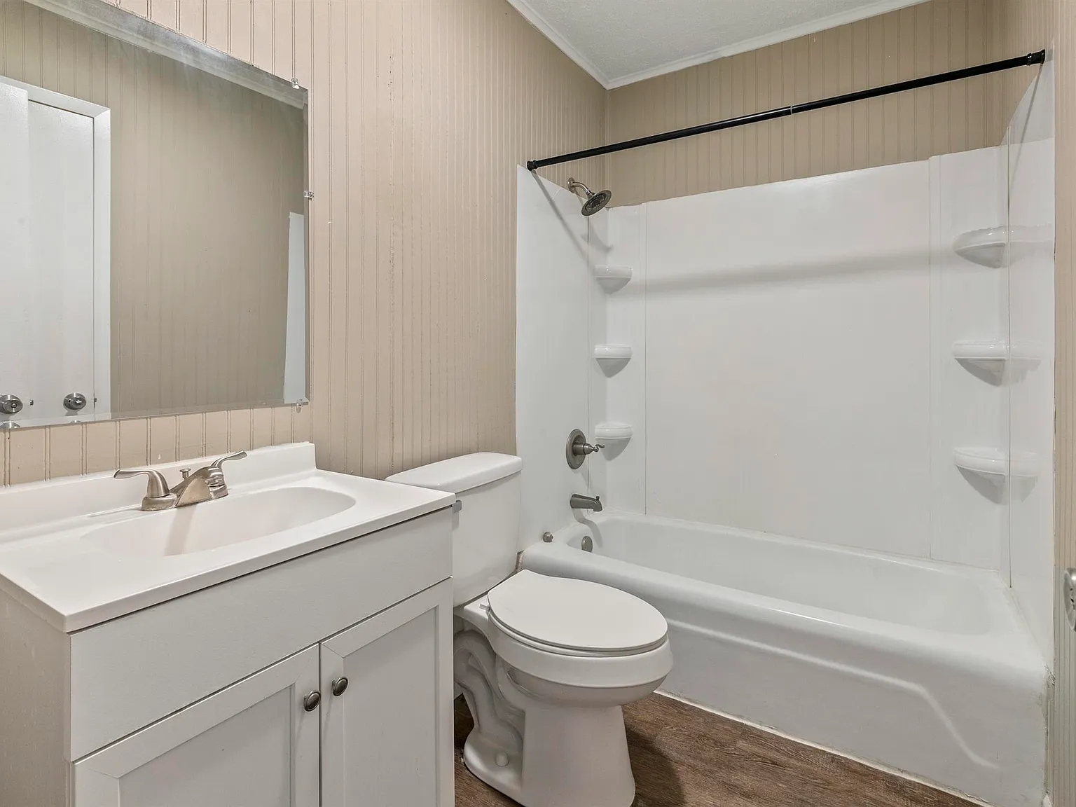 1 bed, $810 — Photo 3