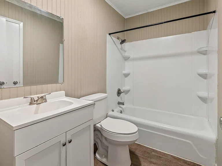 2033 3rd St #1 — Photo 3