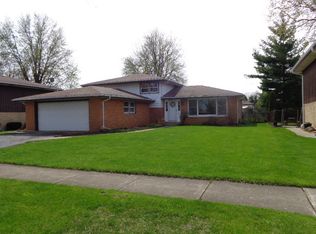 10606 S Terry Dr, Palos Hills, IL