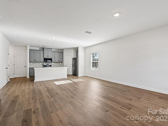 4th image of 7226 Yardley St