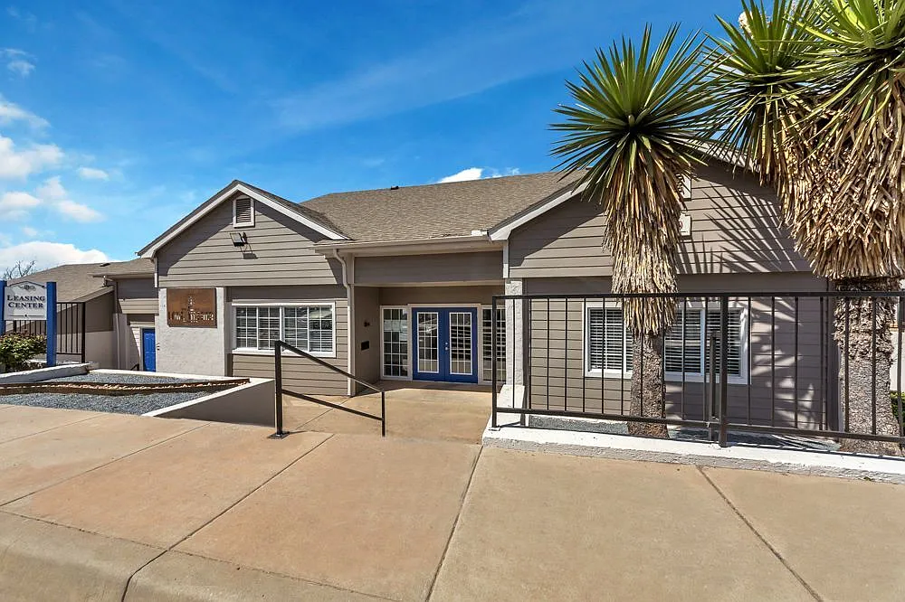 Lake Hefner Townhomes — Photo 3