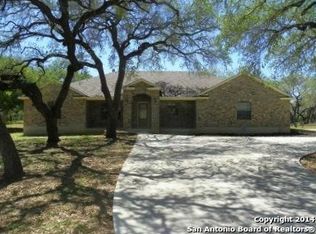 111 Live Oak Dr, Pleasanton, TX 78064