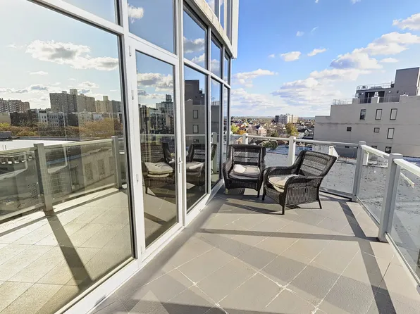 37 West End Avenue image 9 of 38