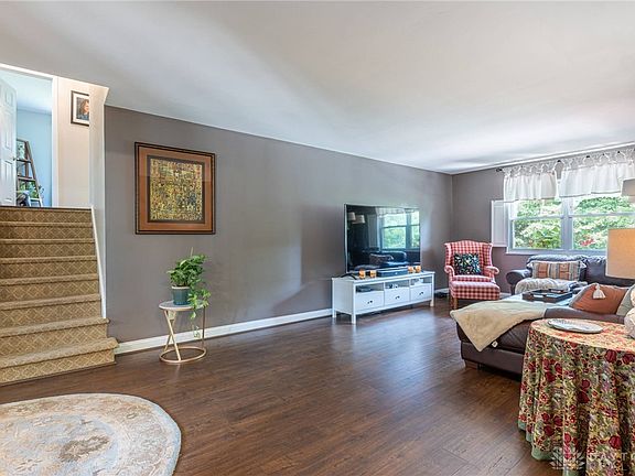 5th image of 624 Riverwood Dr