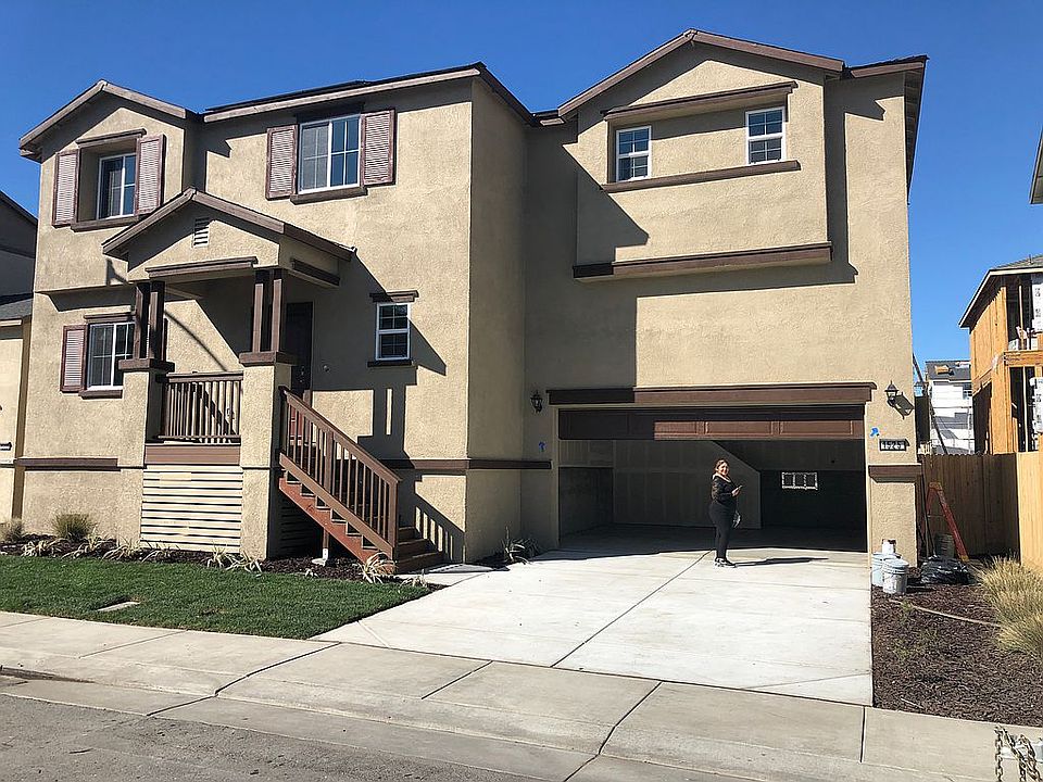 2nd image of 1525 Battlement Dr