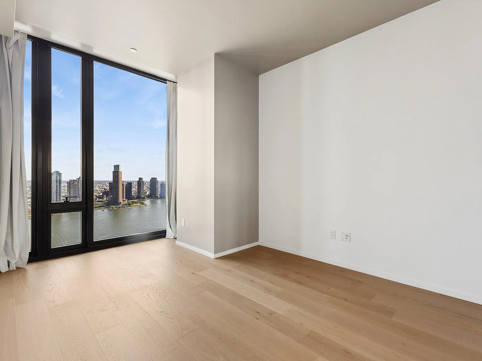 695 1st Avenue — Photo 3