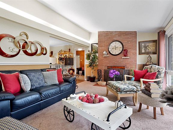 3rd image of 12343 Fontaine Ln