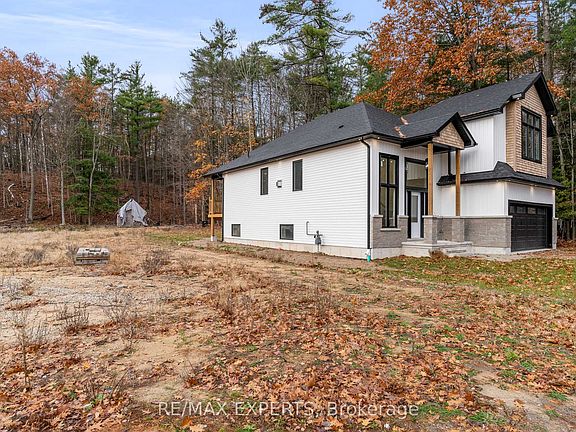 3rd image of 506 Golf Course Rd